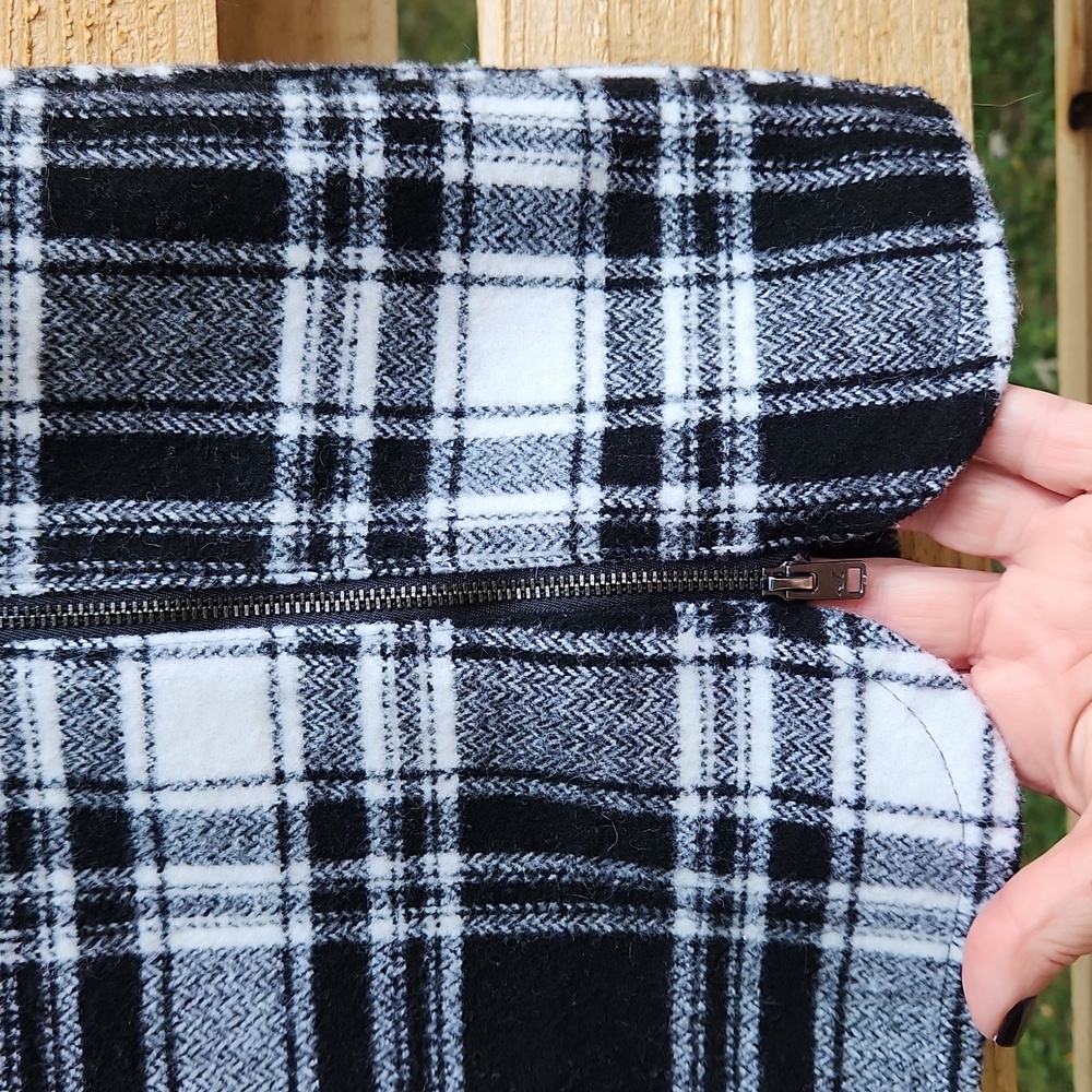 Hollister Wool Blend Plaid Skirt Black White Exposed Side Zipper Fully Lined S - Picture 3 of 17